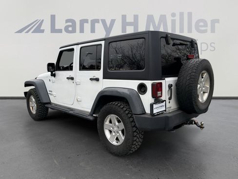 Used 2013 Jeep Wrangler Unlimited Sport image 6