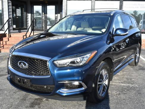 Used 2019 INFINITI QX60 Luxe w/ Essential Package image 2
