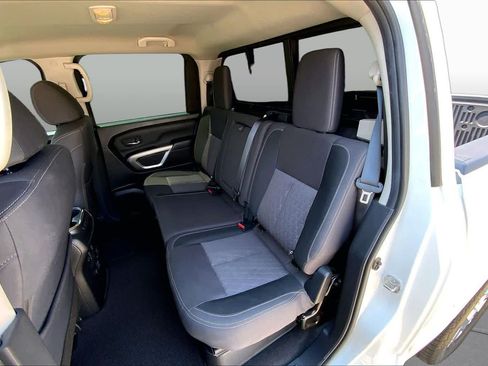 Used 2021 Nissan Titan SV w/ SV Convenience Package AWD/4WD image 21