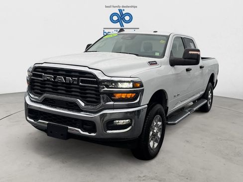 Used 2026 RAM 2500 Big Horn AWD/4WD image 2