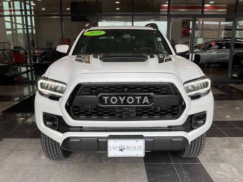 Used 2021 Toyota Tacoma TRD Pro AWD/4WD image 2