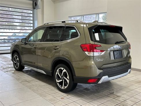 Used 2023 Subaru Forester Touring image 2