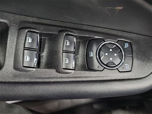 Used 2024 Ford Edge SEL image 25