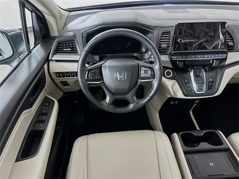 Certified 2025 Honda Odyssey EX-L image 4
