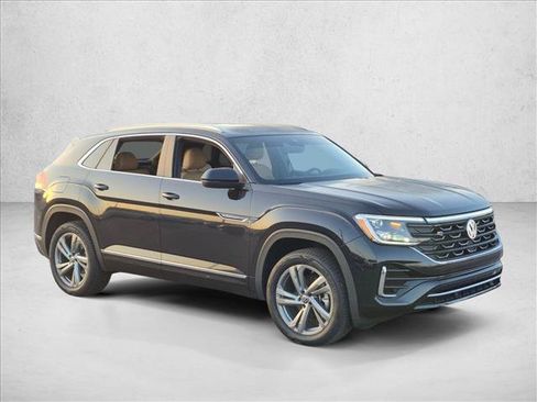 Used 2024 Volkswagen Atlas Cross Sport SEL R-Line AWD/4WD image 3