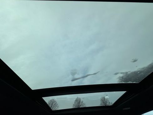 Used 2024 Ford F150 Platinum image 16