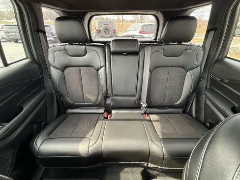 Certified 2023 Jeep Grand Cherokee Altitude image 28