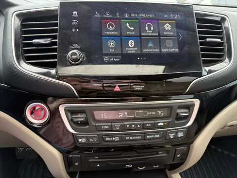 Used 2020 Honda Pilot Touring image 15