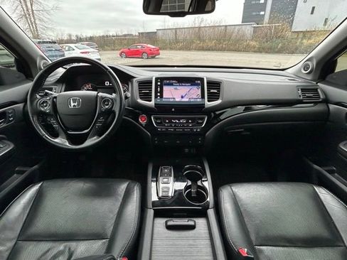 Used 2016 Honda Pilot Touring image 11