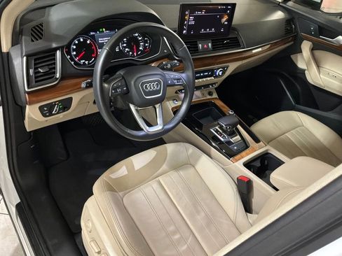 Used 2023 Audi Q5 2.0T Premium w/ Convenience Package AWD/4WD image 18