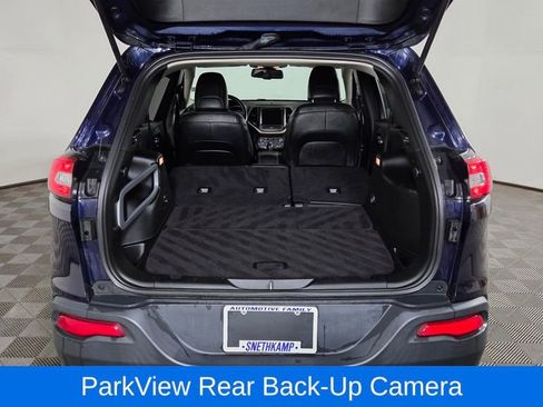 Used 2015 Jeep Cherokee Limited image 12