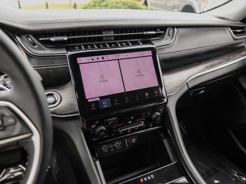 Used 2023 Jeep Grand Cherokee L Limited w/ Trailer Tow Group (B) AWD/4WD image 26