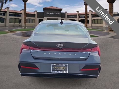 Used 2025 Hyundai Elantra Limited FWD image 7