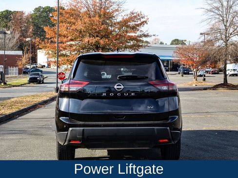 Used 2024 Nissan Rogue SV image 6