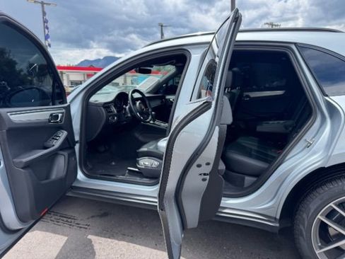 Used 2024 Porsche Macan Turbo image 9