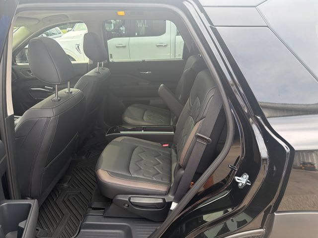 Certified 2026 Nissan Pathfinder Platinum AWD/4WD image 14