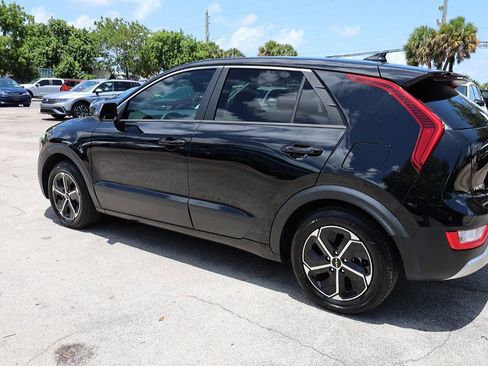 Used 2024 Kia Niro LX FWD image 6