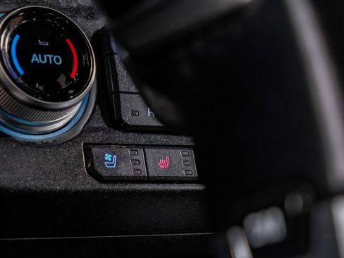 Used 2018 Ford F150 Platinum w/ Equipment Group 701A Luxury image 26