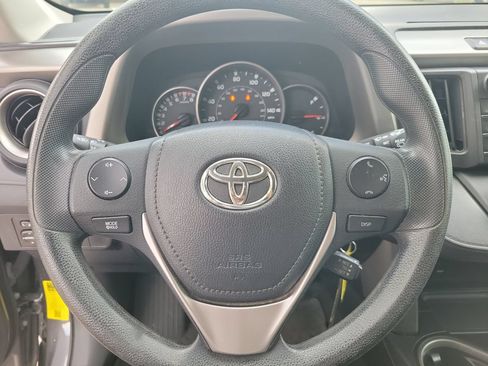 Used 2016 Toyota RAV4 LE FWD image 18