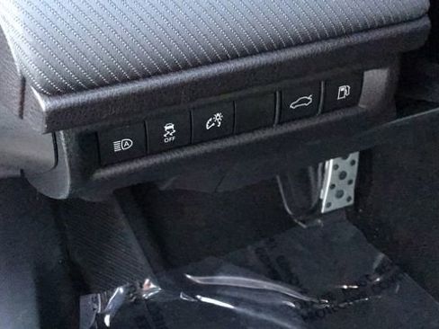 Used 2025 Toyota Camry SE image 19