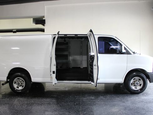 Used 2008 GMC Savana 2500 Extended RWD image 23