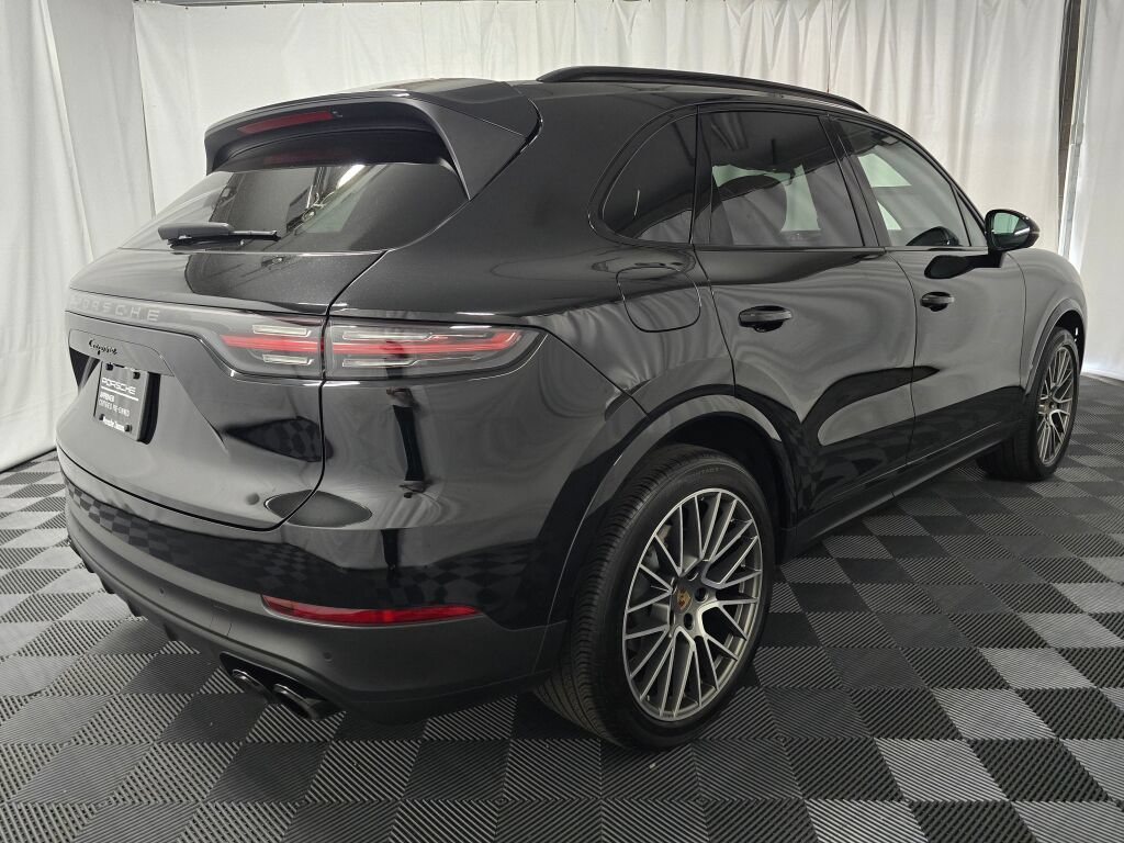 Certified 2023 Porsche Cayenne Platinum Edition AWD/4WD image 7