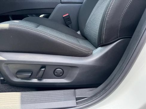 Used 2022 Nissan Rogue SV FWD image 15