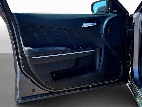 Used 2017 Dodge Charger R/T image 17