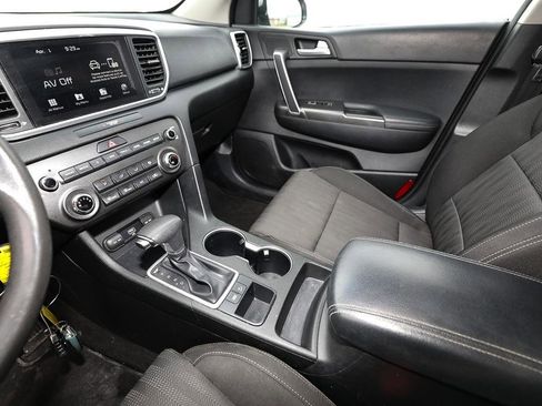 Used 2020 Kia Sportage LX image 17