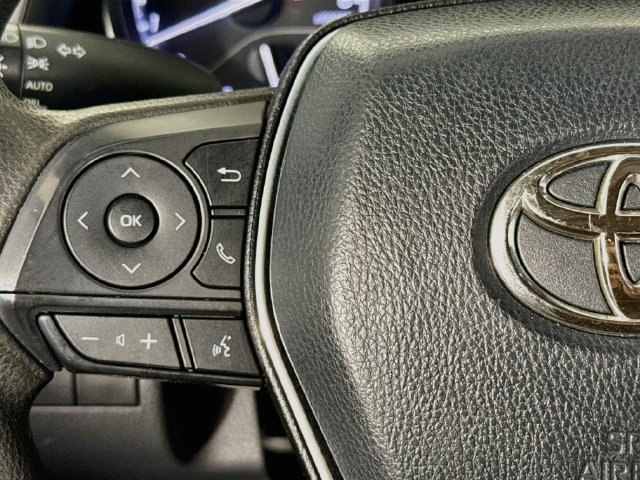 Used 2018 Toyota Camry LE FWD image 11