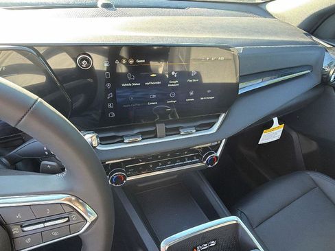 New 2026 Chevrolet Equinox LT image 24