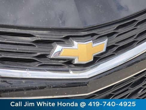Used 2017 Chevrolet Cruze LT w/ Sun And Sound Package FWD image 12