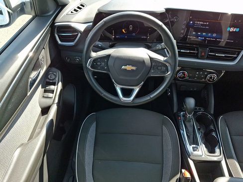 Certified 2024 Chevrolet TrailBlazer LT w/ LT Cold Weather Package FWD image 11