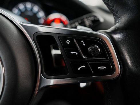 Used 2023 Porsche Cayenne image 24