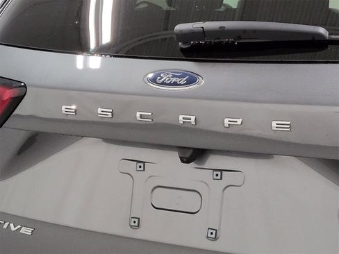 Used 2025 Ford Escape Active image 13