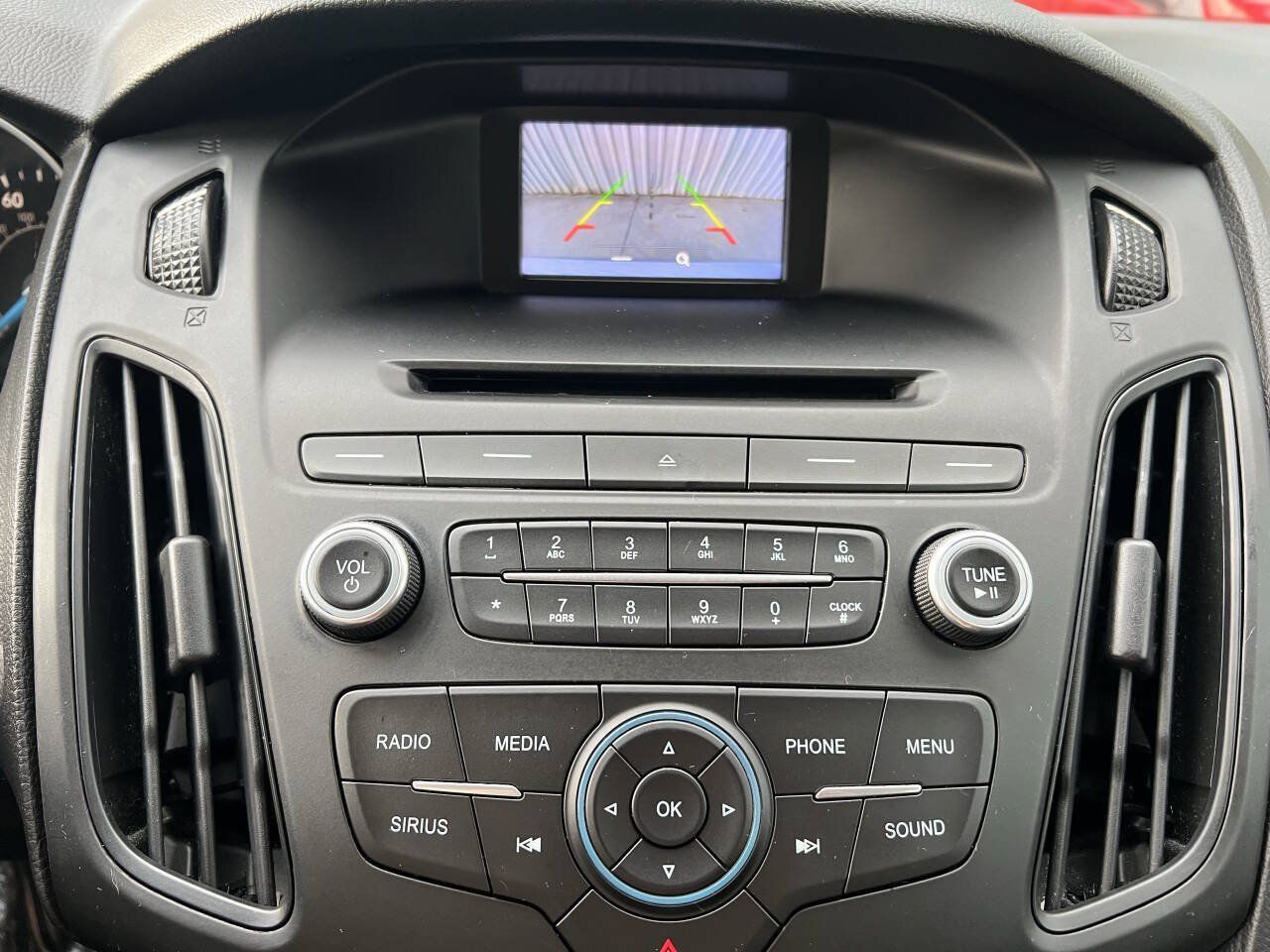 Used 2016 Ford Focus SE FWD image 17