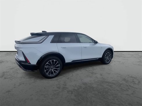 Certified 2026 Cadillac Lyriq Premium Sport image 8