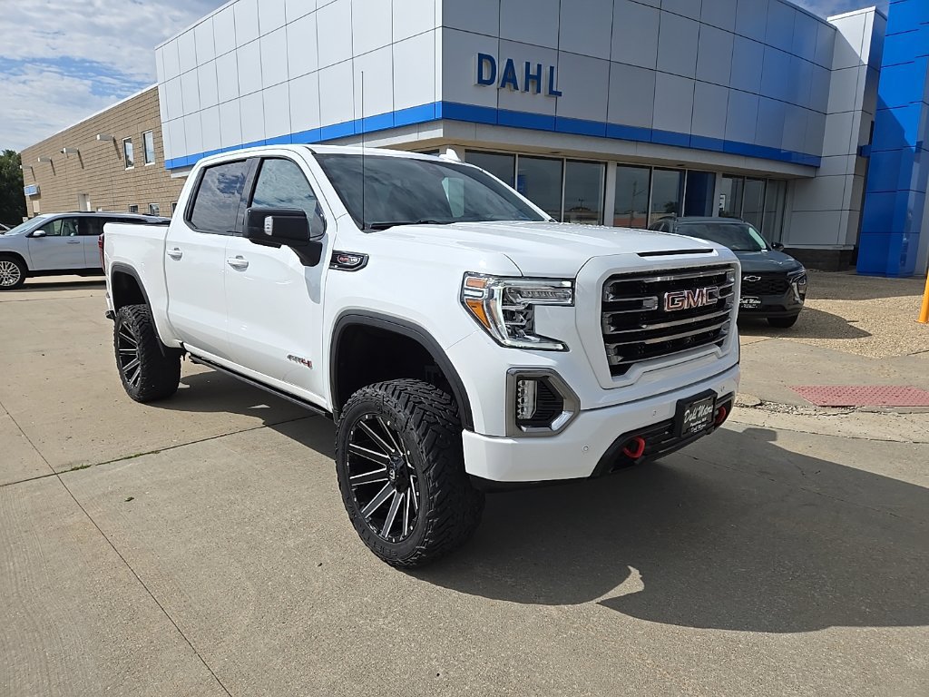 Used 2021 GMC Sierra 1500 AT4 w/ AT4 Premium Package AWD/4WD image 2