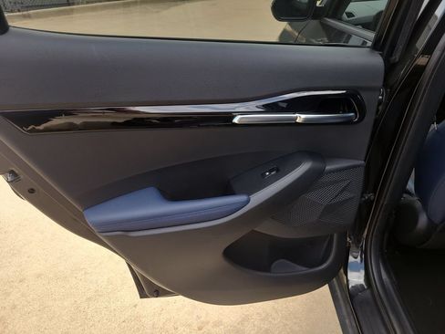 Used 2025 Kia Seltos S FWD image 12