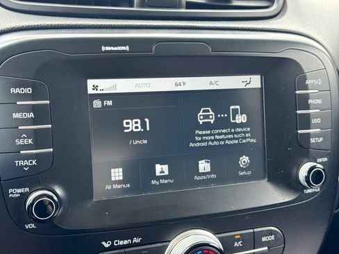 Used 2018 Kia Soul + FWD image 28