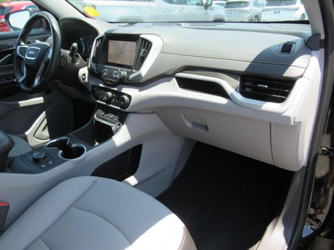 Used 2021 GMC Terrain SLT w/ Infotainment Package II FWD image 11