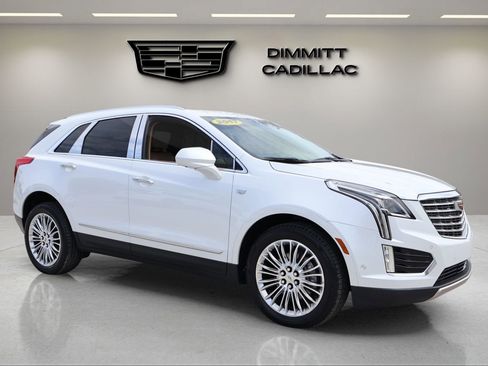 Used 2017 Cadillac XT5 Platinum w/ Driver Assist Package AWD/4WD image 7