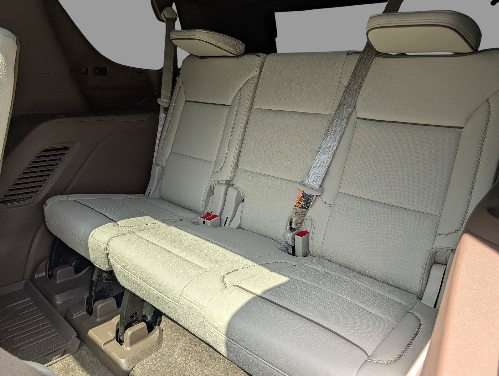 Used 2025 GMC Yukon Denali RWD image 32