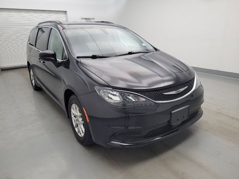 Used 2021 Chrysler Voyager Lxi FWD image 13