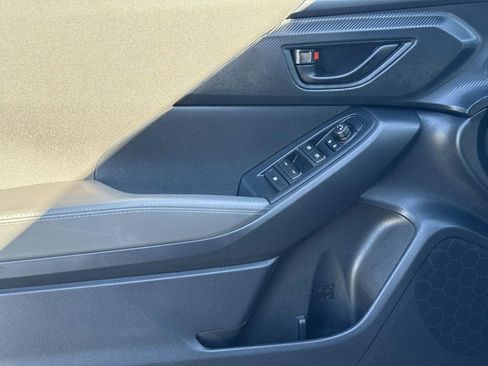 Used 2025 Subaru Crosstrek 2.0i Premium image 18