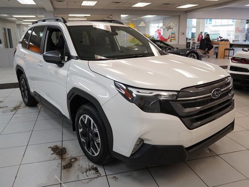 Used 2025 Subaru Forester Premium w/ Convenience Package #1 image 17