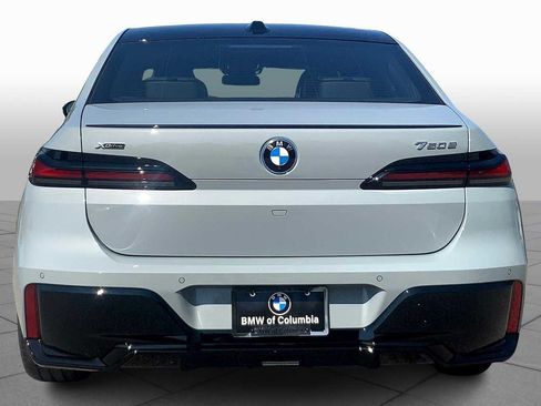 New 2026 BMW 750e xDrive w/ Executive Package image 4