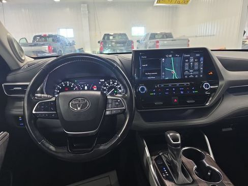 Used 2020 Toyota Highlander Platinum AWD/4WD image 10