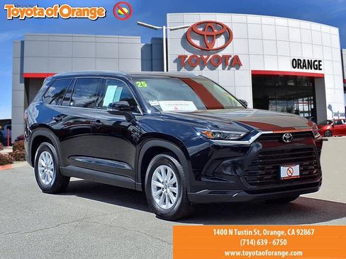 Certified 2025 Toyota Grand Highlander AWD image 1