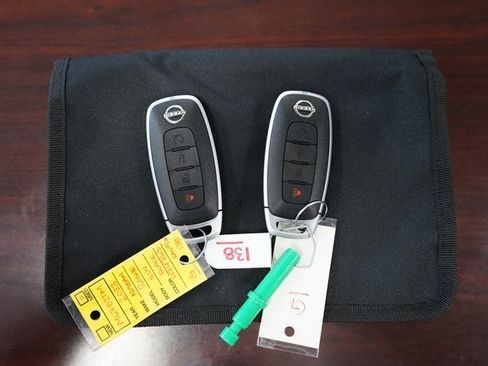 Used 2023 Nissan Rogue SV image 52